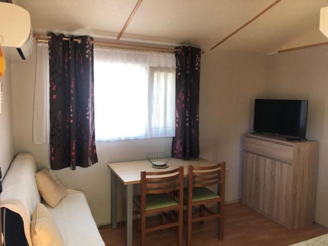 Camping De Parpaillon Roquebrune-sur-Argens Eksteriør billede